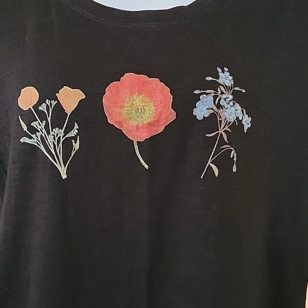 TORRID Short Sleeve Floral Design Tee Shirt Black Orange Blue size 2X 18-20 NWT - Picture 2 of 11
